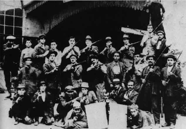 1920, IL SOVIET TORINESE (guardie rosse armate all'interno della fabbrica occupata)